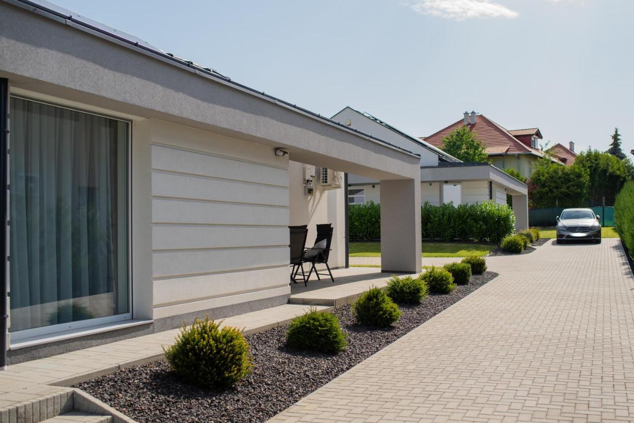 Twins Apartman Heviz Exterior photo