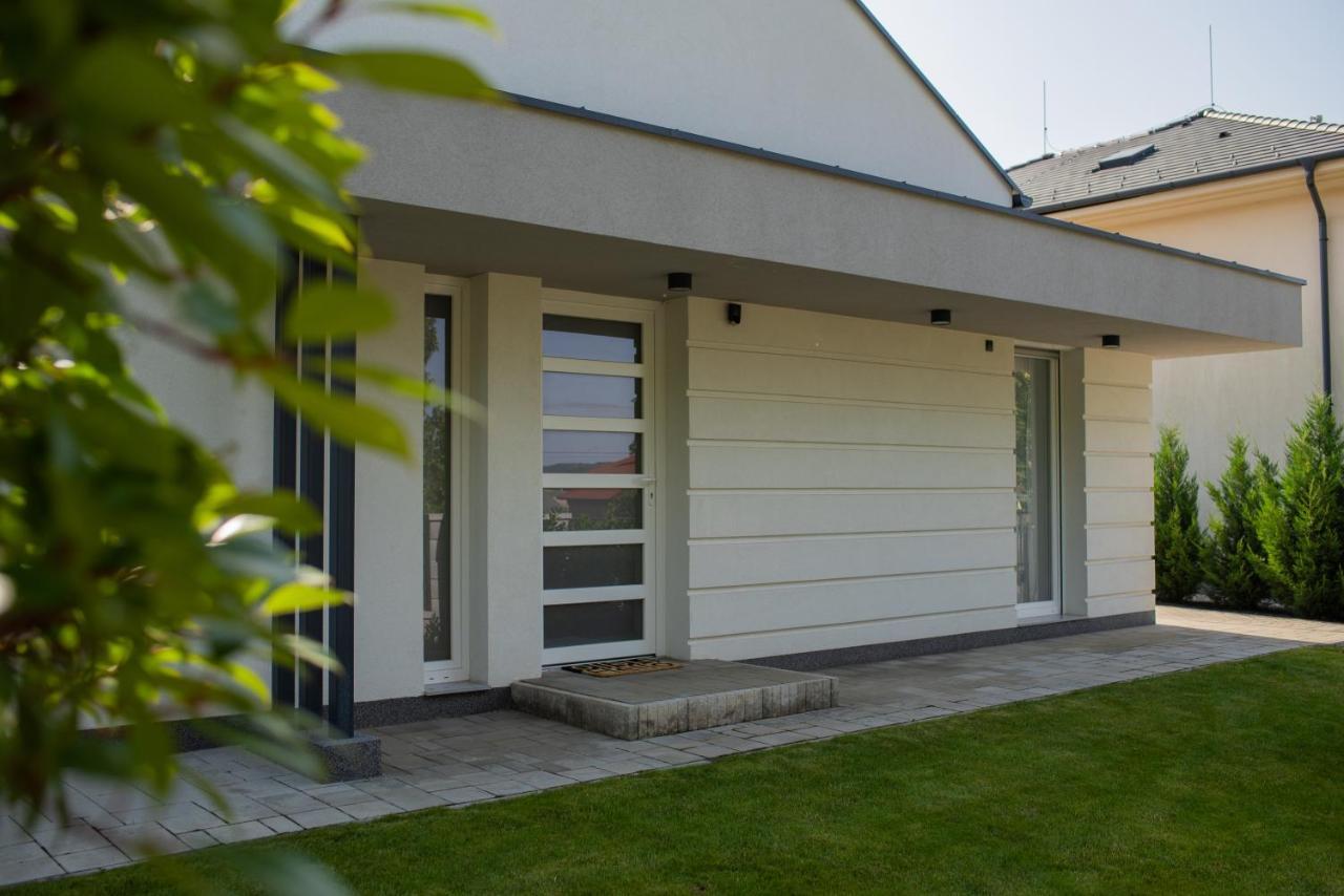 Twins Apartman Heviz Exterior photo