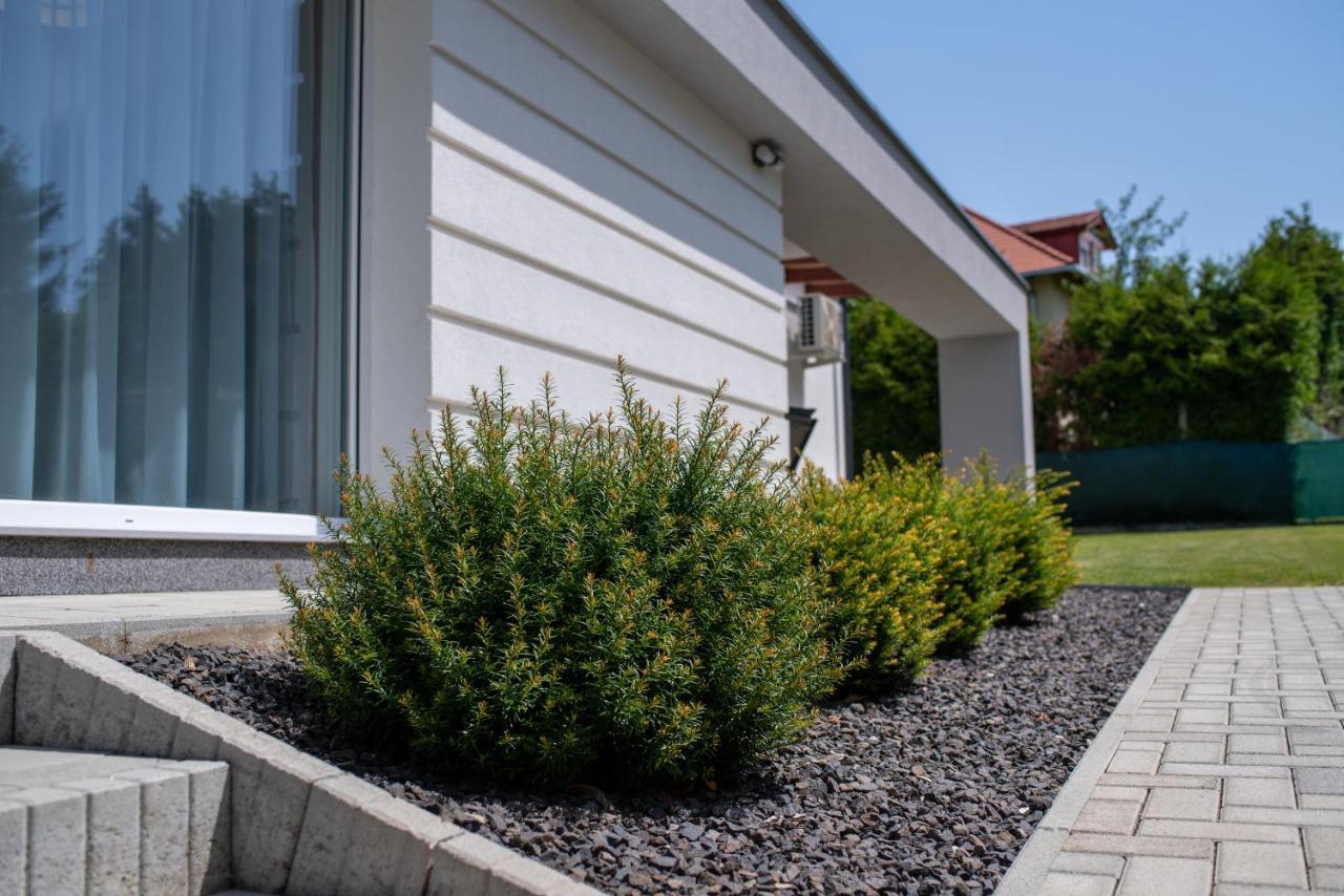 Twins Apartman Heviz Exterior photo